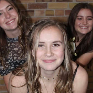 Meet your Posher, Laura